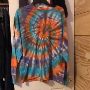 Women’s XL long sleeves tie dye tee